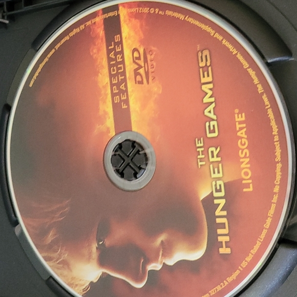 The Hunger Games 2-Disc DVD [Widescreen] - Picture 8 of 9